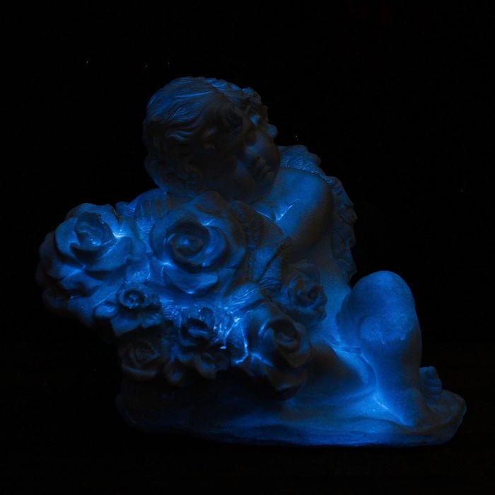 Статуэтка светящаяся "Ангел на розах" 29см