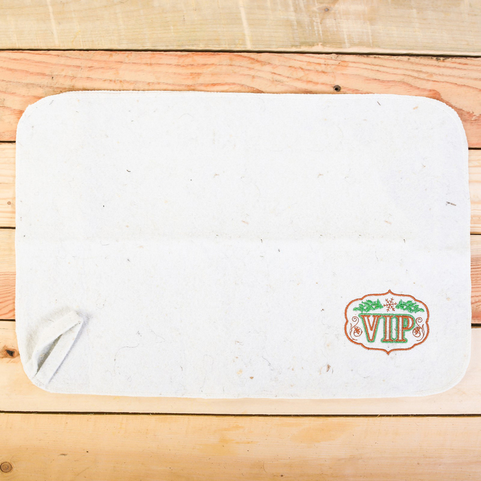 Коврик с вышивкой "ВИП"