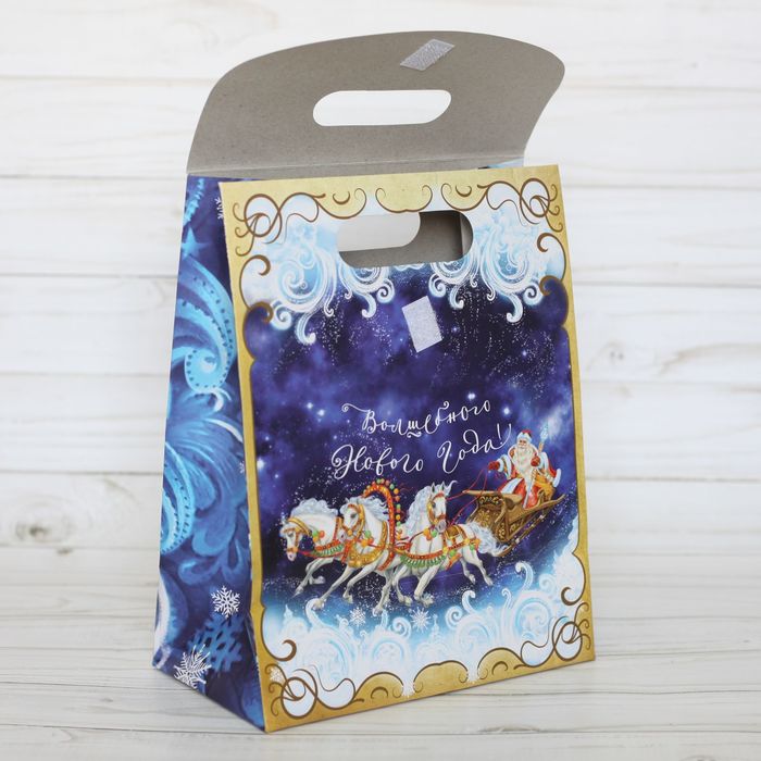 Пакет подарочный «Волшебного Нового года», 26 × 32 × 12 см