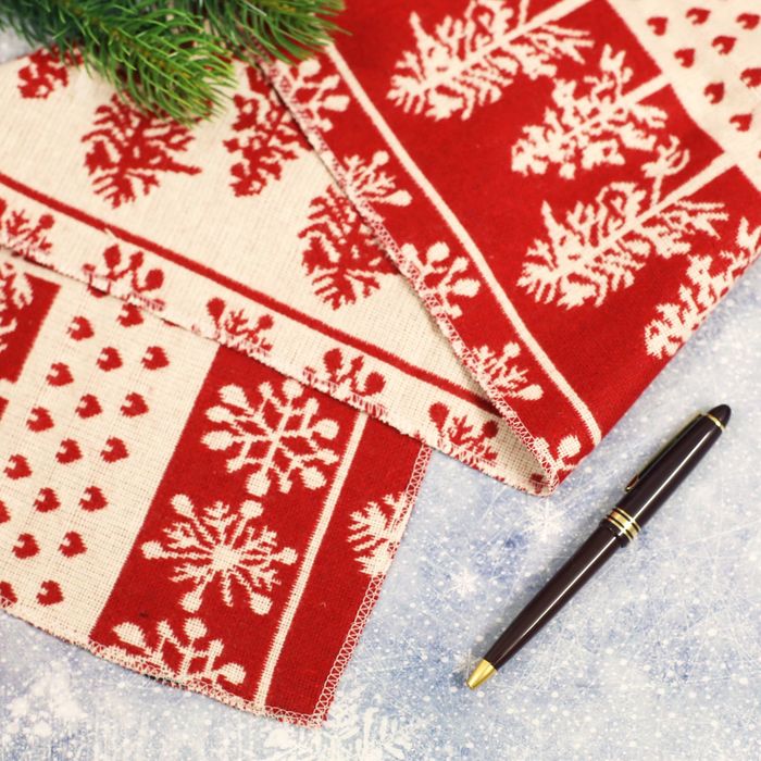 Подарочный набор "Пусть Новый год дарит счастье и вдохновение!": теплый шарф и ручка