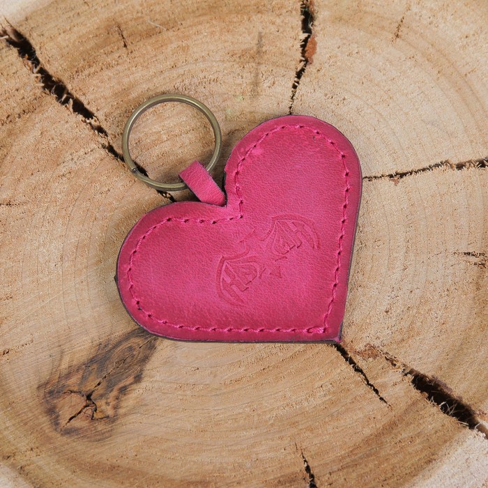 Брелок из натуральной кожи "Сердце" 5,2х6,3 см красный
