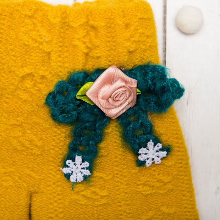 Перчатки молодёжные "Розочка", размер 20 (р-р произв. 10), цвет жёлтый, аппликация МИКС 65576