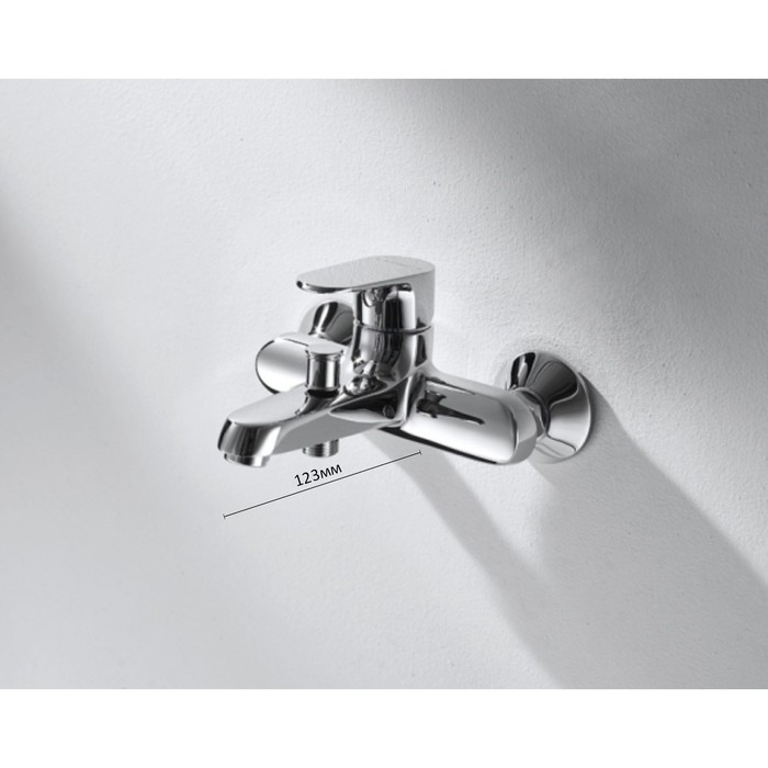 Смеситель для ванны BRAVAT ALFA, с коротким изливом