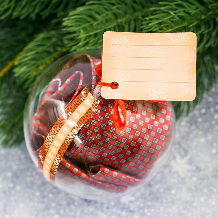 Галстук в шаре с открыткой "Волшебного Нового года"