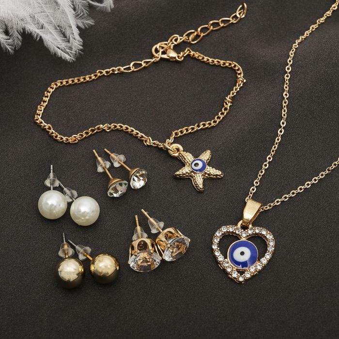 Гарнитур 6 предмета: 4пары пуссет,кулон,браслет "Оберег" сердце со звездой, цвет бело-синий в золоте