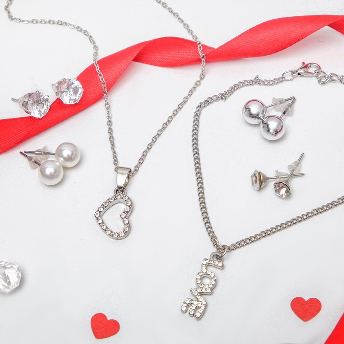 Гарнитур 6 предмета: 4пары пуссет,кулон,браслет "Любовь", цвет белый в серебре