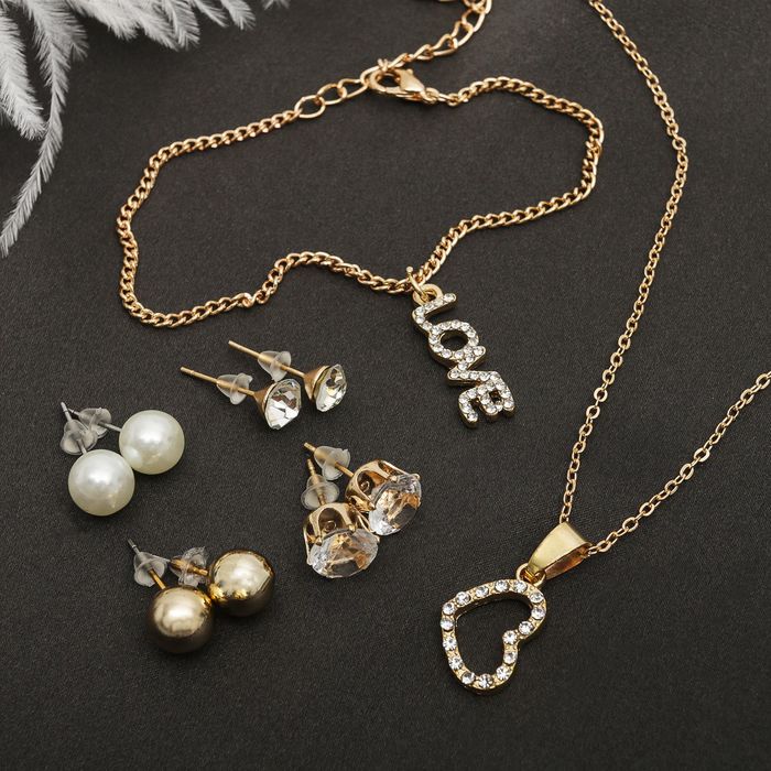 Гарнитур 6 предметов: 4 пары пусет, кулон, браслет "Любовь", цвет белый в золоте, 45см