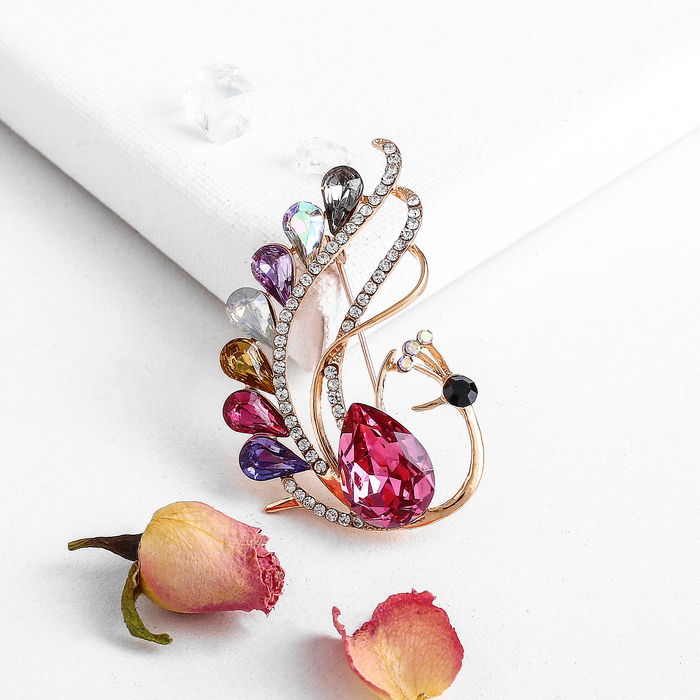 Брошь "Павлин кристальный", разноцветная в золоте