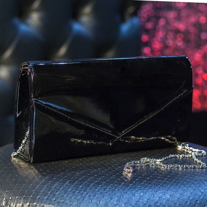 Клатч женский, отдел на магните, длинная цепь, цвет чёрный