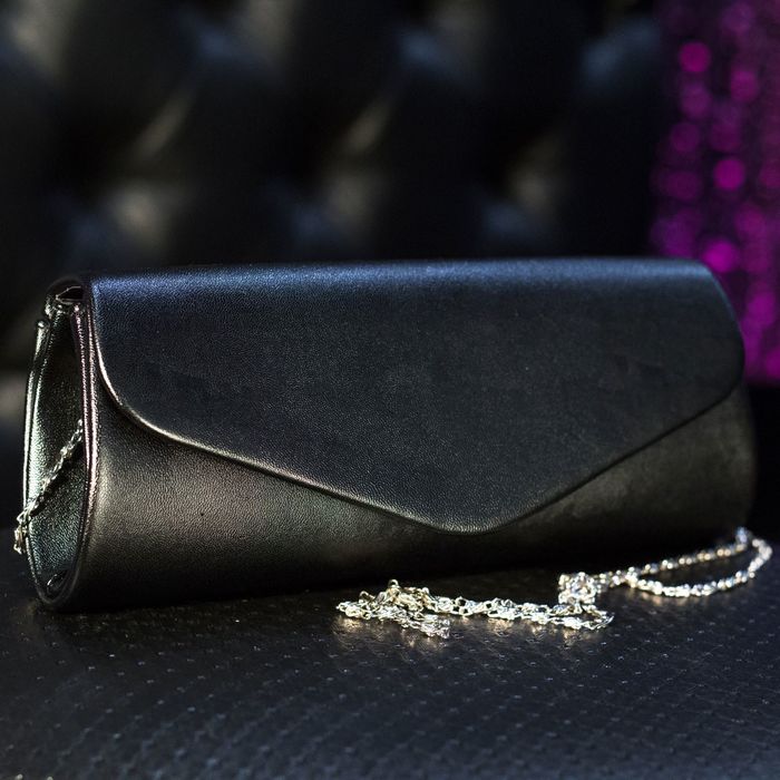 Клатч женский, отдел на магните, длинная цепь, цвет чёрный