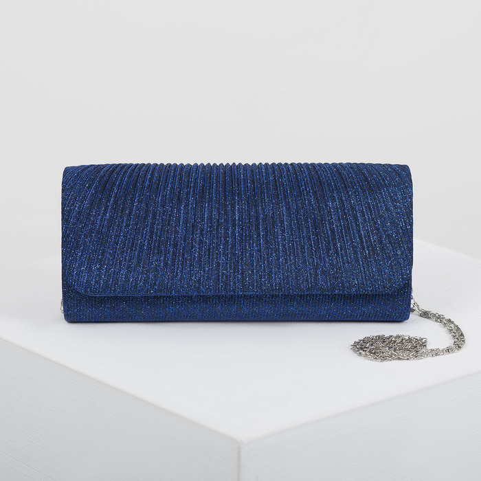 Клатч женский, отдел на клапане, длинная цепь, цвет синий