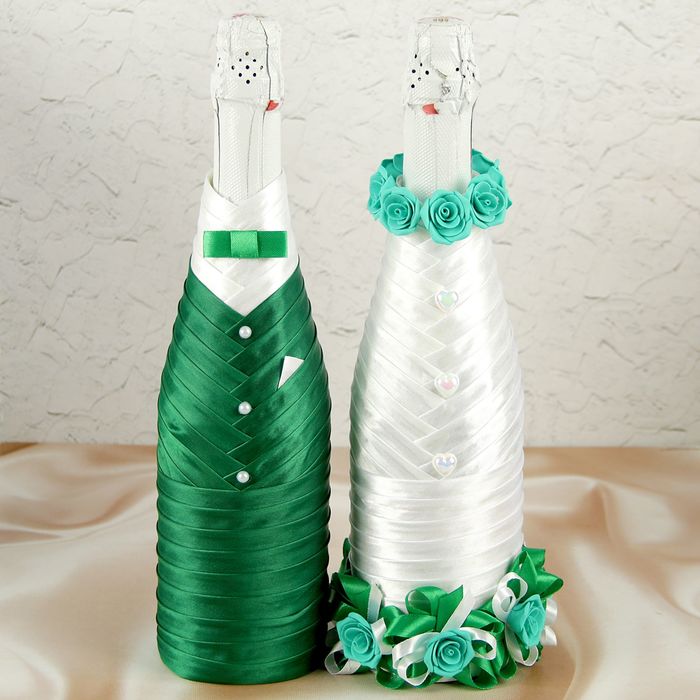 Украшение на шампанское "Элит-тубы" изумрудное