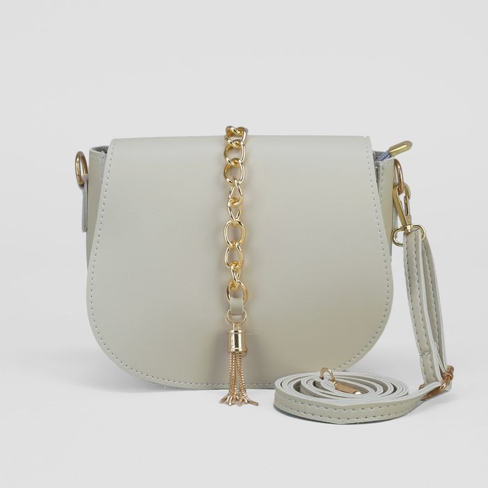 Сумка женская, отдел на клапане, наружный карман, регулируемый ремень, цвет молочный