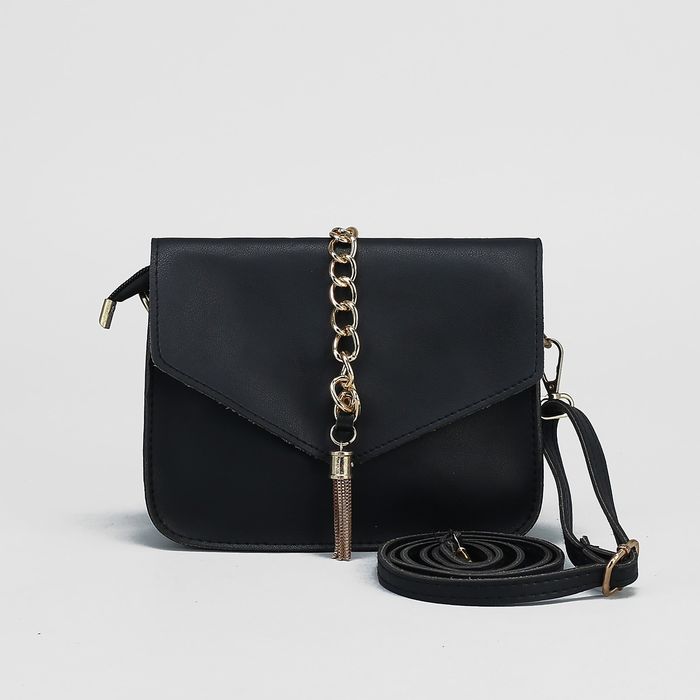 Сумка женская, отдел на клапане, наружный карман, регулируемый ремень, цвет чёрный