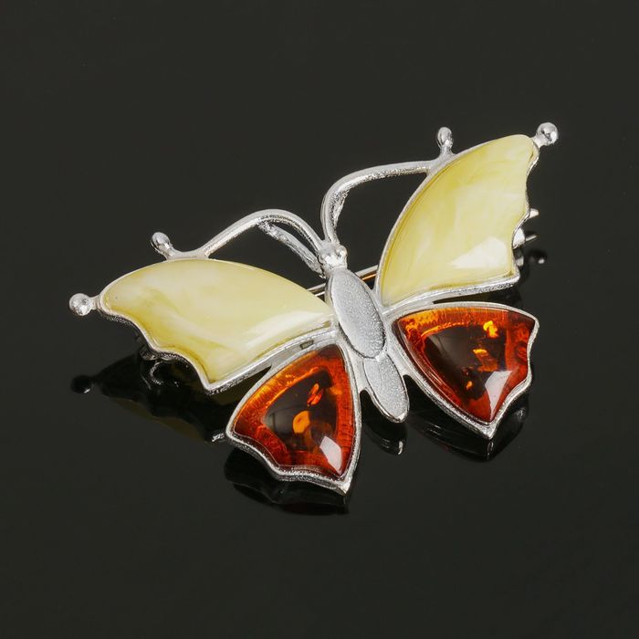 Брошь "Янтарь" бабочка малая в посеребрении