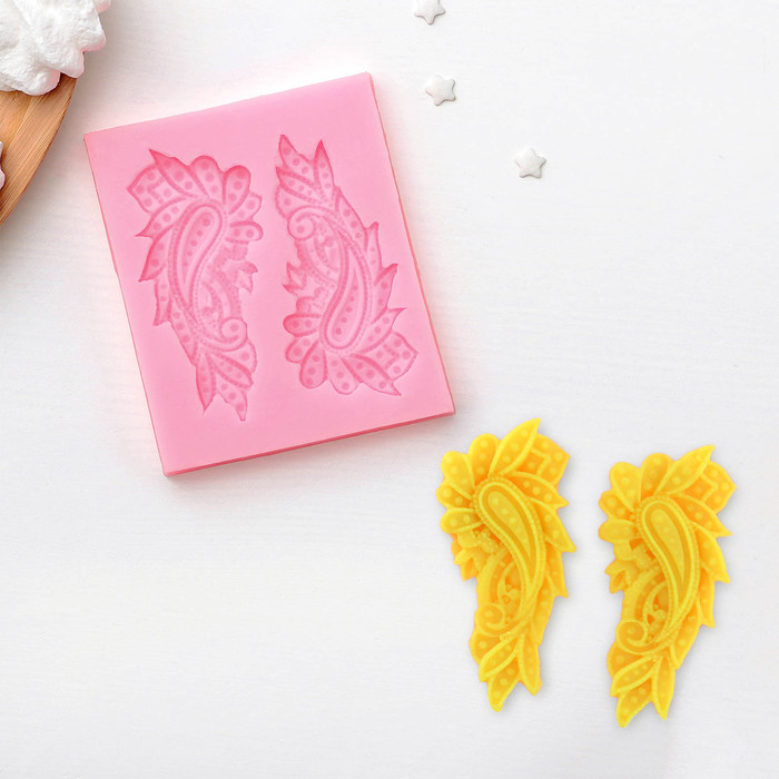 Молд 10,5х9 см "Крылья с узором"