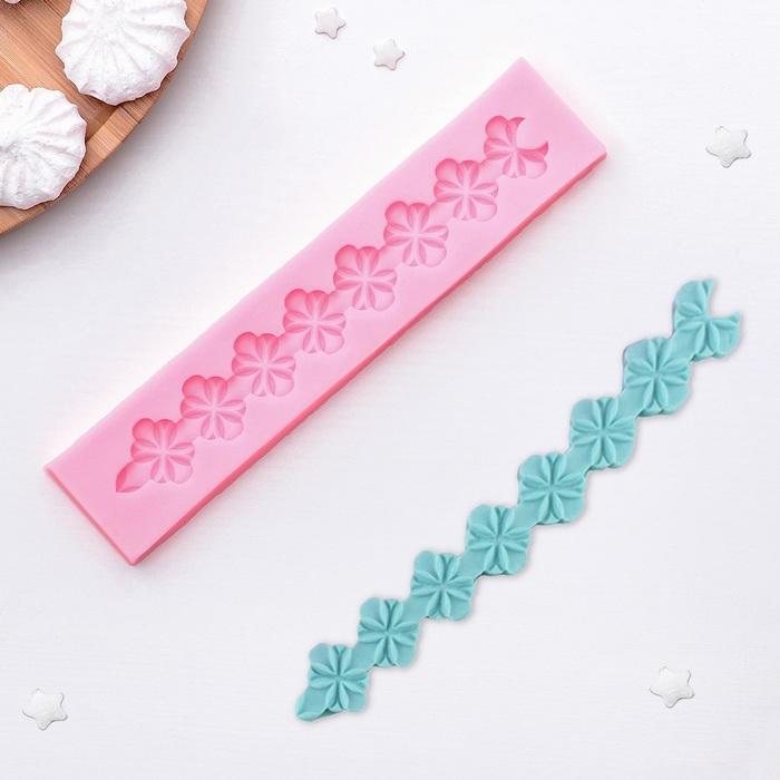 Молд 18,5х4х0,8 см "Цветочный браслет"