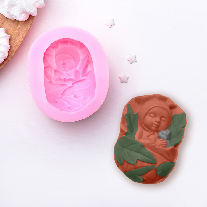 Молд 8,5х7х3 см "Малыш под лепестками"