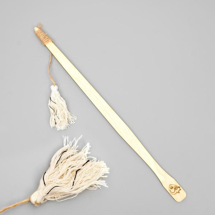 Дразнилка на деревянной ручке с кисточкой, 35 см