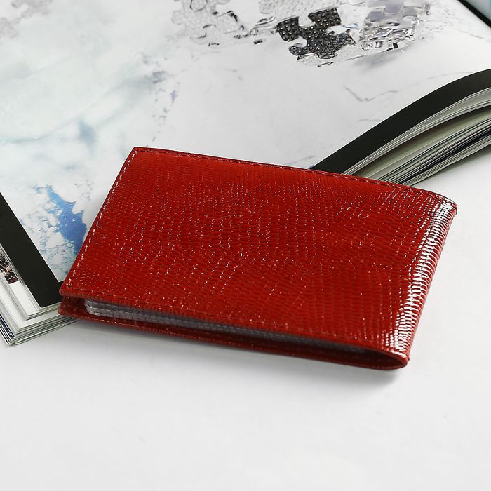 Визитница, 1 ряд, 18 листов, ящерица, цвет тёмно-красный