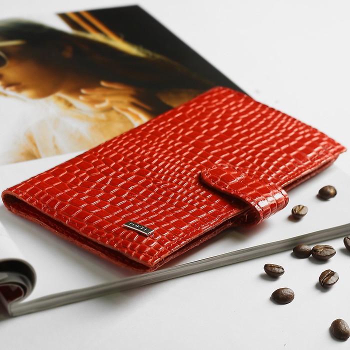 Кошелёк женский, на кнопке, 4 отдела, для карт, для монет, крокодил, цвет красный