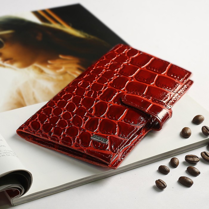 Кошелёк женский, на кнопке, 4 отдела, для карт, для монет, крокодил, цвет тёмно-красный