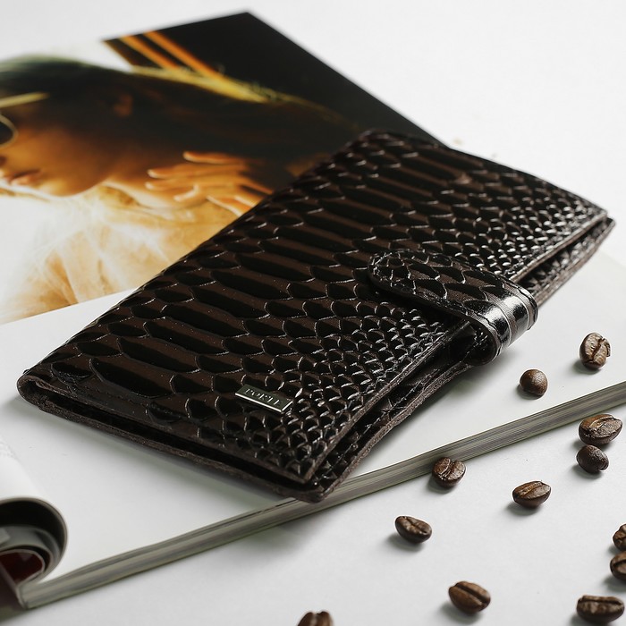 Портмоне на кнопке, 4 отдела, для карт, монет, питон, цвет коричневый