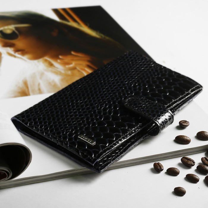 Портмоне на кнопке, 4 отдела, для карт, монет, питон, цвет тёмно-синий