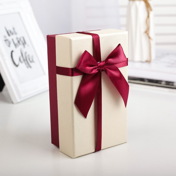 Коробка подарочная 9 х 15 х 6 см