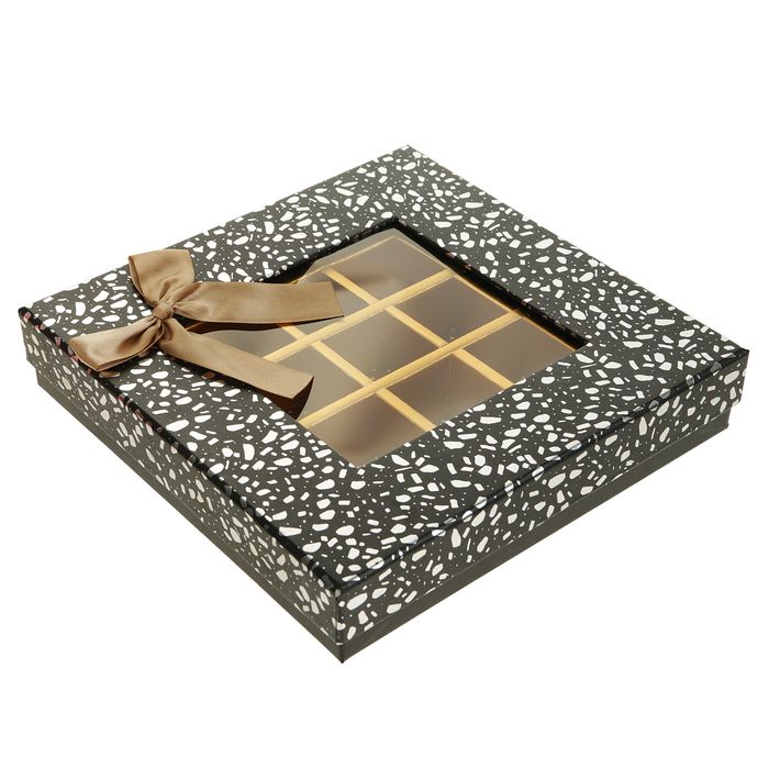 Коробка подарочная 21 х 21 х 4 см