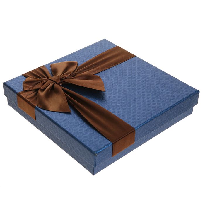 Коробка подарочная для конфет, синий, 18,5 х 18,5 х 4 см