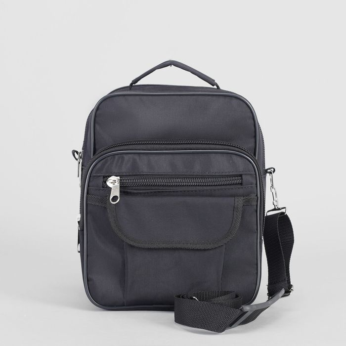 Сумка мужская на молнии, 2 отдела, 3 наружных кармана, регулируемый ремень, цвет чёрный