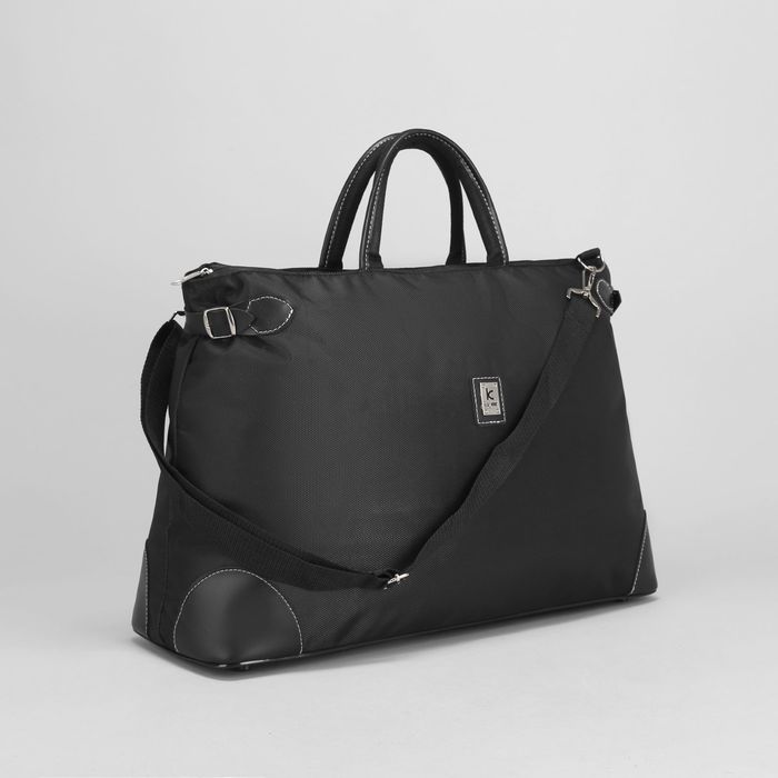Сумка дорожная, отдел на молнии, регулируемый ремень, цвет чёрный