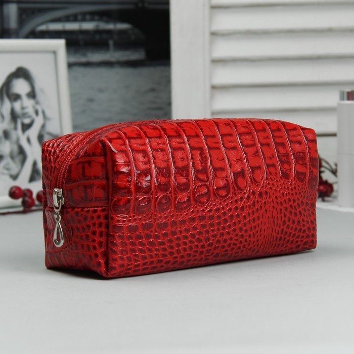 Косметичка дорожная "Красный кайман" , отдел на молнии, цвет красный