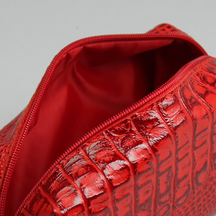 Косметичка дорожная "Красный кайман" , отдел на молнии, цвет красный