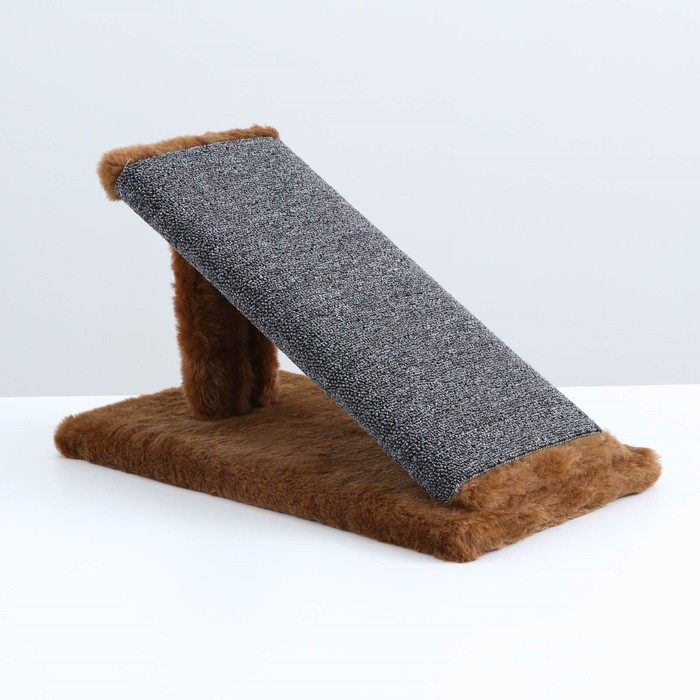 Когтеточка для котят "Горка", 45 х 25 х 22 см, ковролин, микс цветов