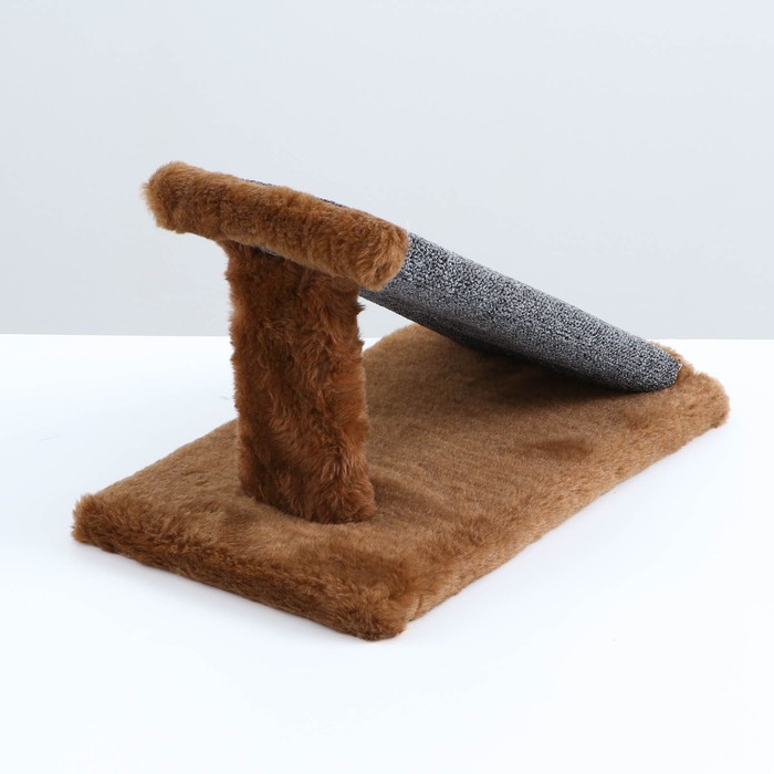 Когтеточка для котят "Горка", 45 х 25 х 22 см, ковролин, микс цветов