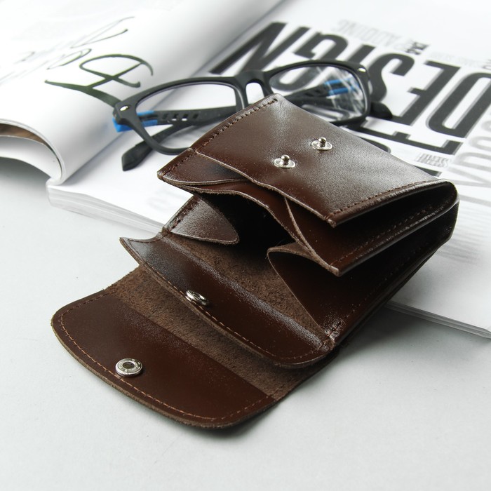 Портмоне-монетница, 3 отдела на клапане, цвет коричневый гладкий