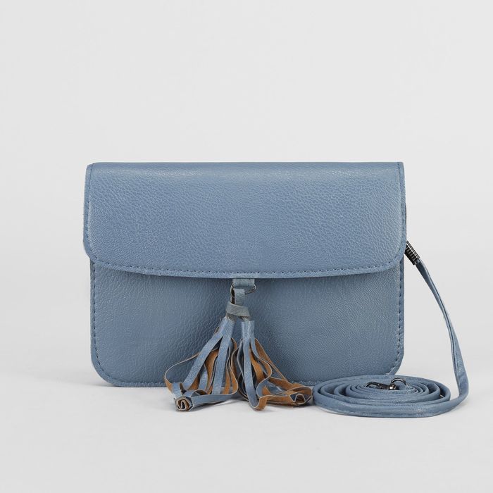 Клатч женский, 3 отдела на клапане, длинный ремень, цвет голубой