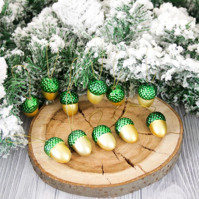 Набор украшений пластик 24 шт 3,5 см желуди зеленые