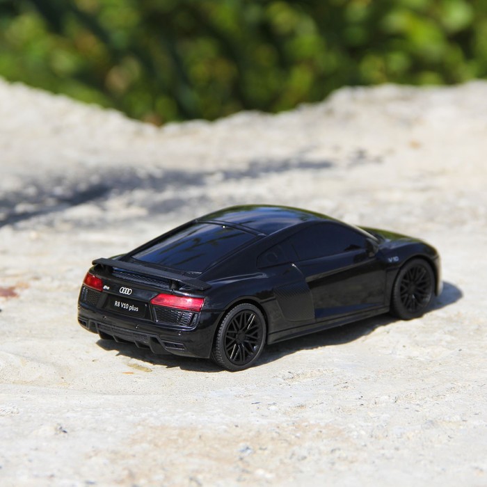 Машина радиоуправляемая "Audi R8", масштаб 1:24, работает от батареек, свет, МИКС, mz