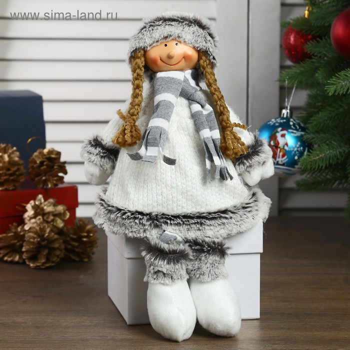 Кукла интерьерная Девочка в белом платье и полосатом шарфике 46 см
