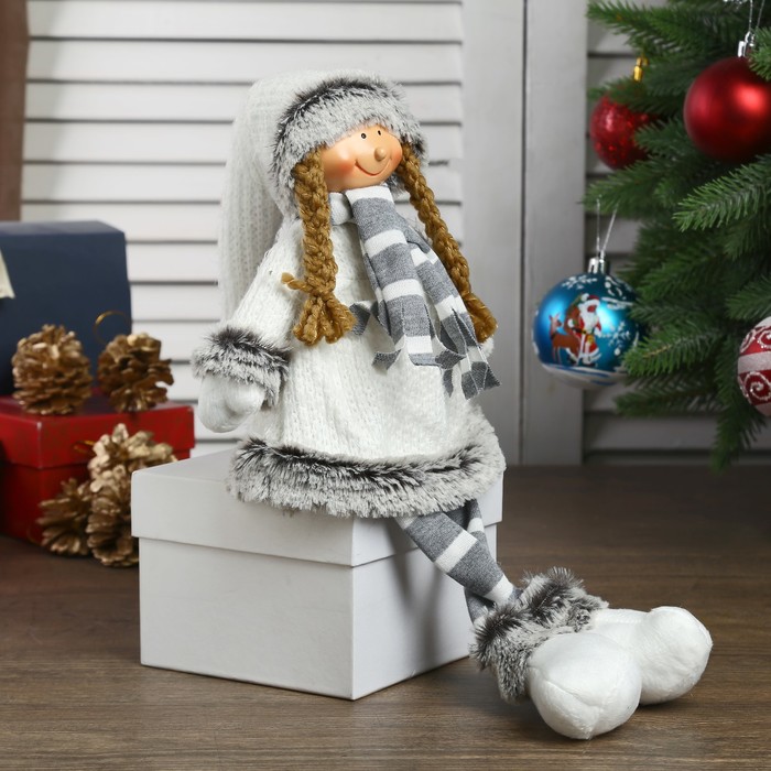 Кукла интерьерная "Девочка в белом платье и полосатом шарфике" 46 см