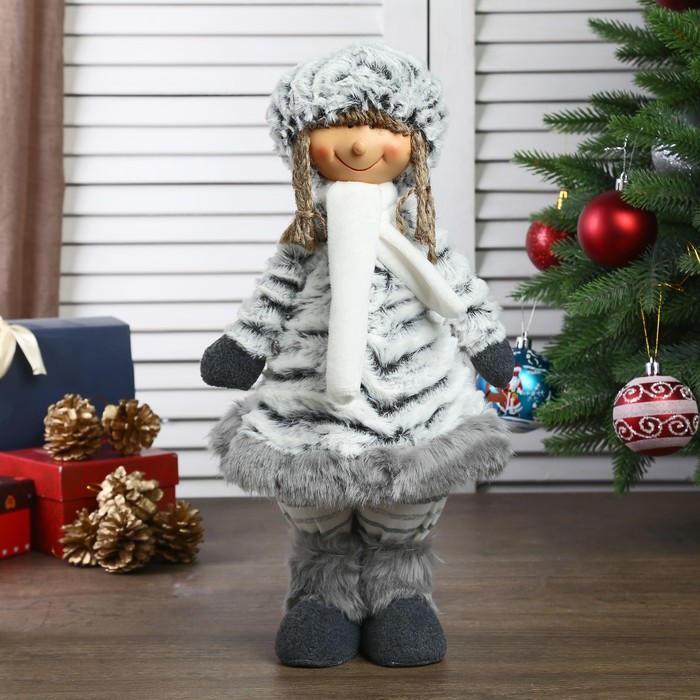 Кукла интерьерная "Девочка в серой шубке и шапке" 34 см