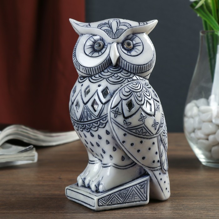 Сувенир полистоун зеркальные вставки "Белый расписанный синим филин" 16х9х9 см