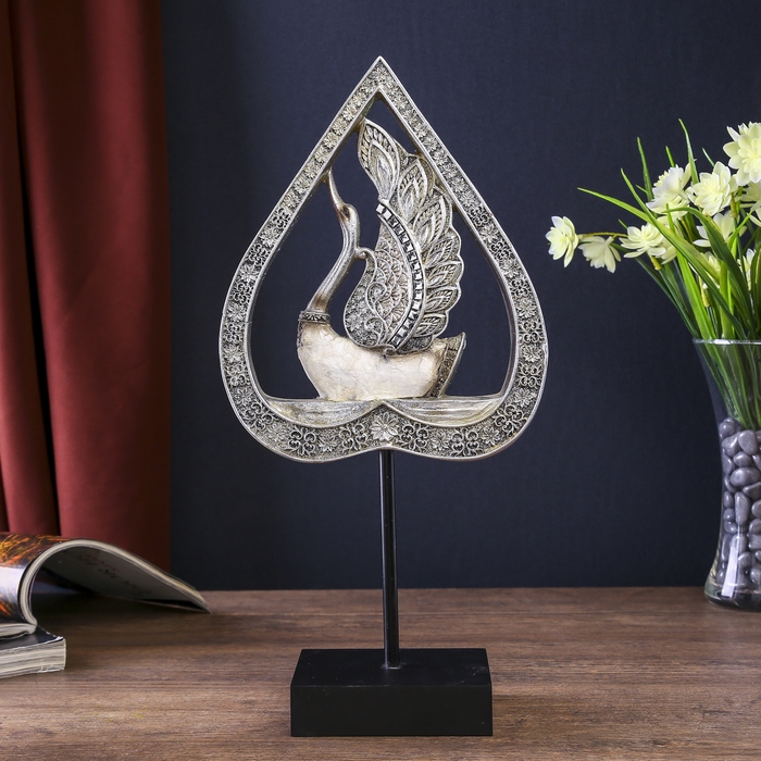 Сувенир полистоун "Лебедь перламутровая с серебристым оперением в воде" 35х17х6 см