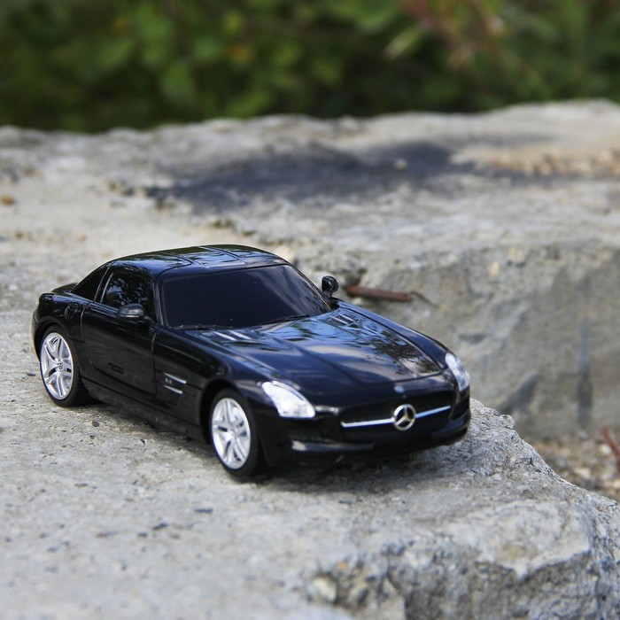 Машина радиоуправляемая Mercedes-Benz SLS AMG, масштаб 1:24, работает от батареек, свет , МИКС, MZ 27046