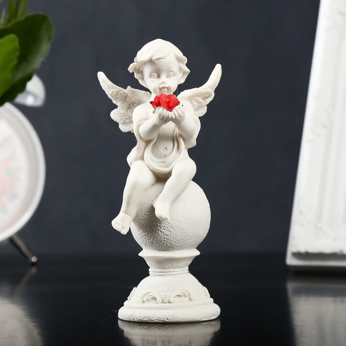 Сувенир полистоун "Ангелочек на шаре с красной розой" МИКС 12,5х5,5х5,5 см