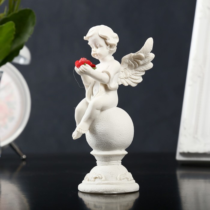 Сувенир полистоун "Ангелочек на шаре с красной розой" МИКС 12,5х5,5х5,5 см