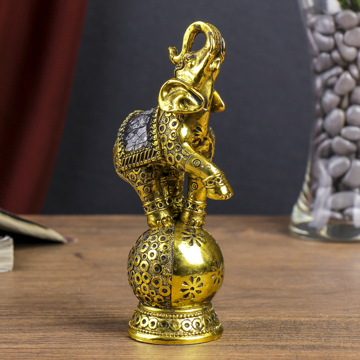 Сувенир полистоун зеркальные вставки "Золотой слон на ажурном шаре" 16х8х4,5 см